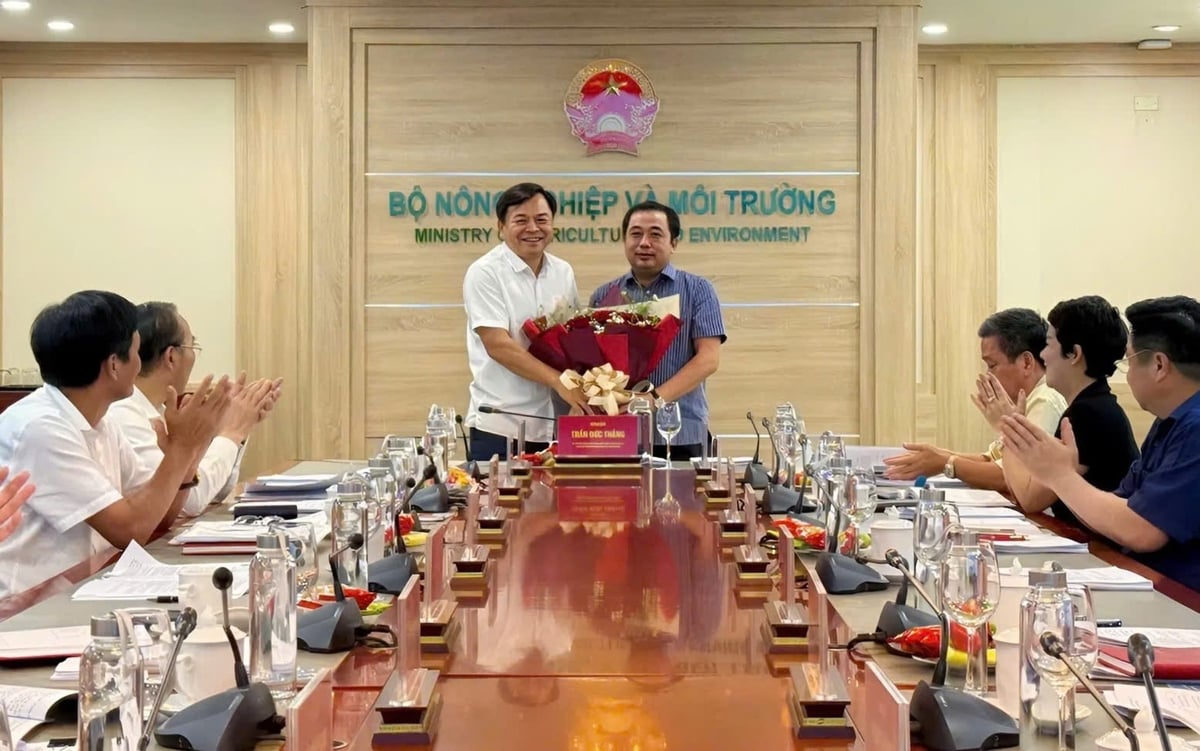 Đồng chí Trần Đức Thắng giữ chức Bí thư Đảng ủy Bộ Nông nghiệp và Môi trường