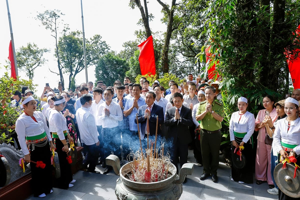 Trang trọng Lễ dâng hương kỷ niệm 56 năm ngày mất Chủ tịch Hồ Chí Minh