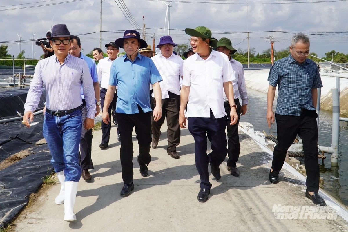 Bộ trưởng Trịnh Việt Hùng thị sát nhiều khu vực trọng điểm ở Cần Thơ