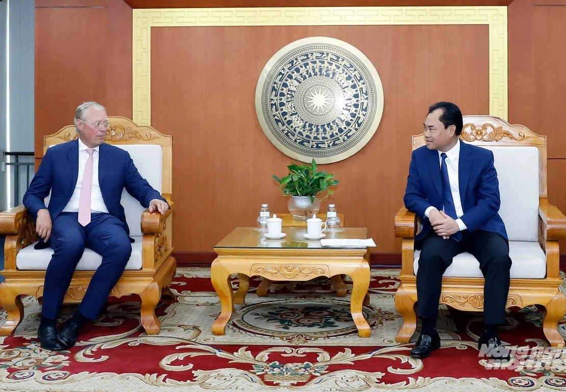 Bộ trưởng Trịnh Việt Hùng tiếp Tập đoàn De Heus: Thúc đẩy liên kết chuỗi, hướng tới chăn nuôi bền vững