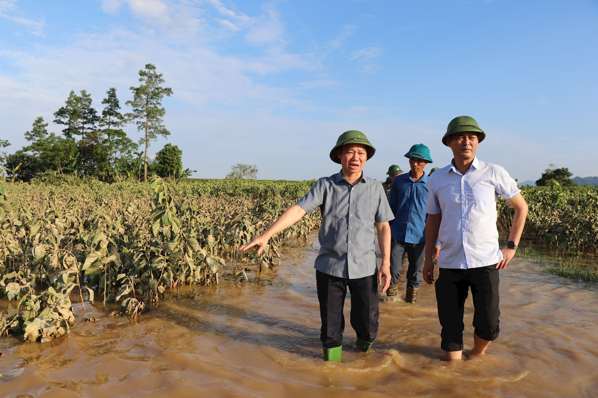 Bộ trưởng Đỗ Đức Duy kiểm tra công tác khắc phục hậu quả thiên tai tại huyện Trấn Yên