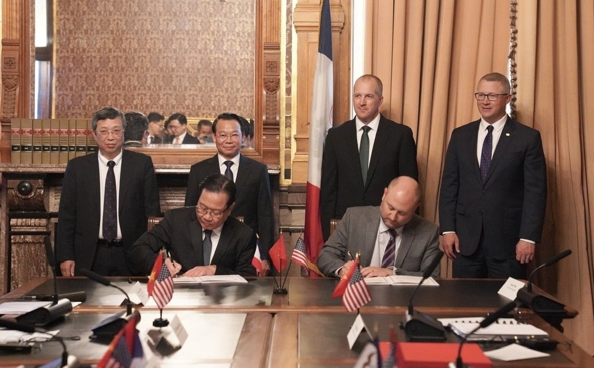 Lãnh đạo Bộ Nông nghiệp và Môi trường Việt Nam và Bộ Nông nghiệp bang Iowa chứng kiến lễ ký kết Bản ghi nhớ hợp tác 